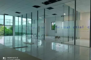 Báo giá thi công lắp đặt cửa kính cường lực và phụ kiện